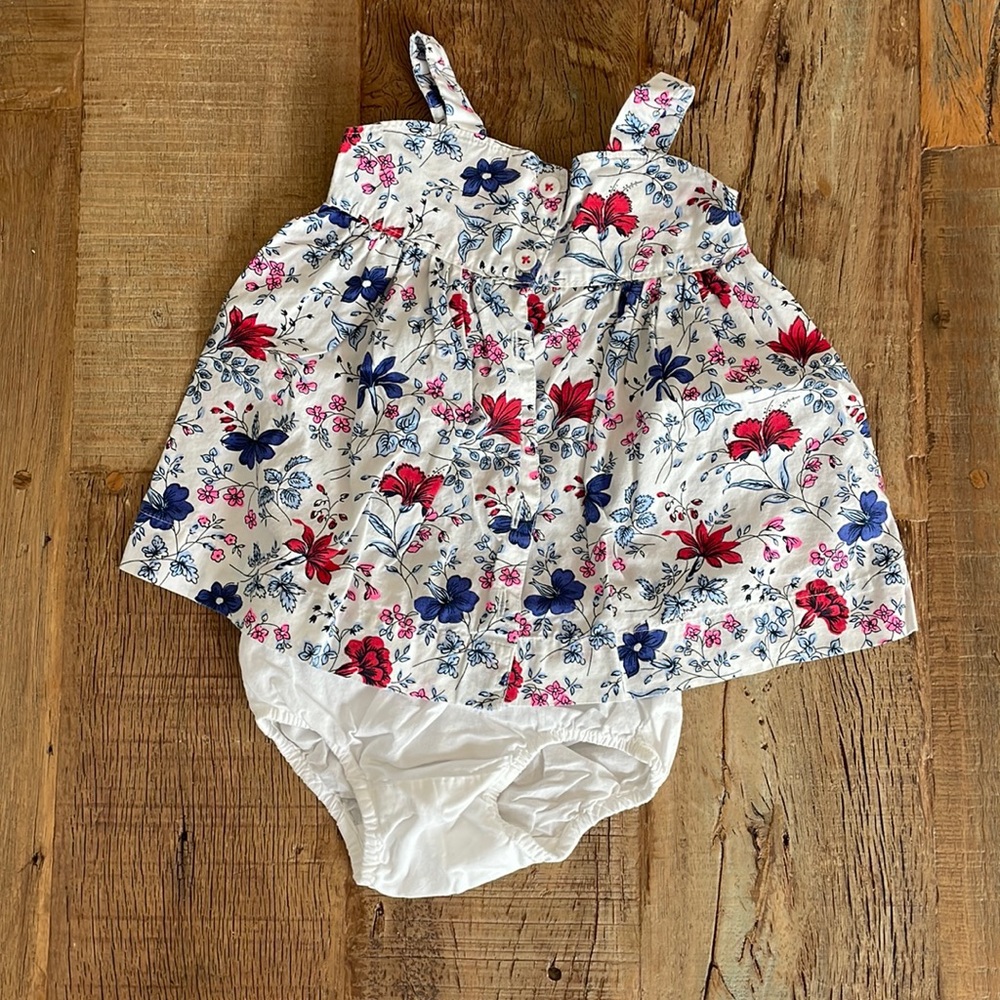 SUMMER Ready! Baby Gap - two piece, top & bloomers